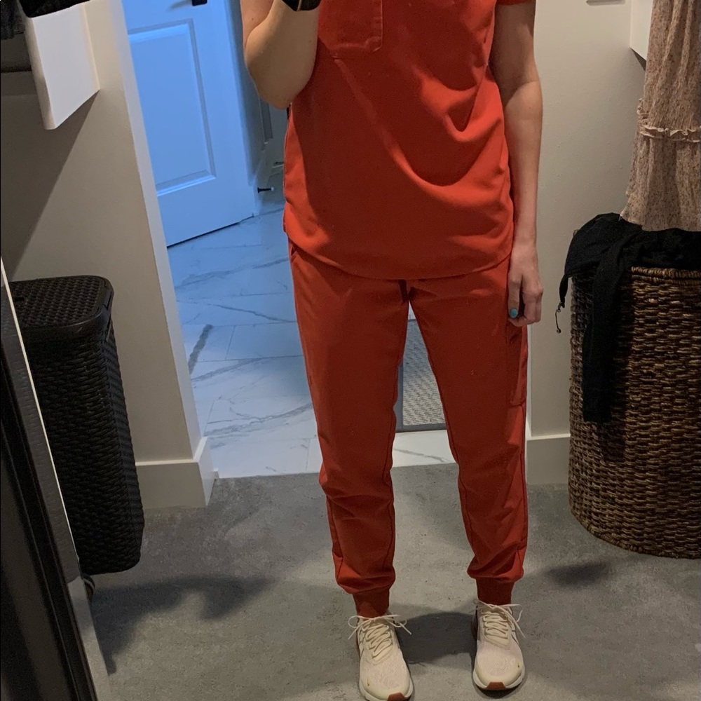 Figs scrubs - Color Clay